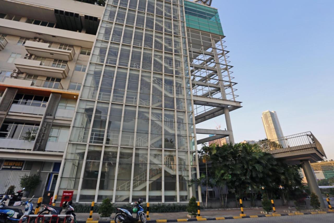Capital O 1748 Thamrin Condotel Giacarta Esterno foto