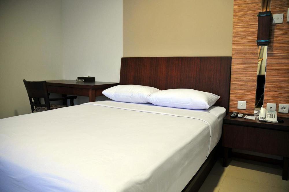 Capital O 1748 Thamrin Condotel Giacarta Esterno foto