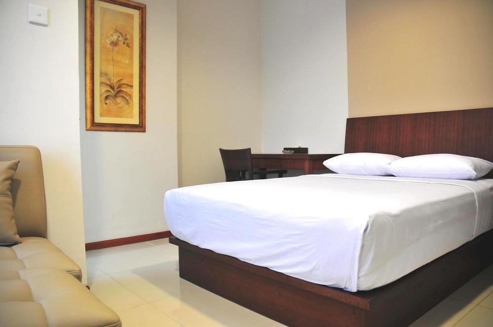 Capital O 1748 Thamrin Condotel Giacarta Esterno foto