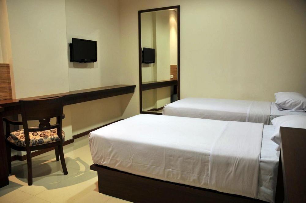 Capital O 1748 Thamrin Condotel Giacarta Esterno foto