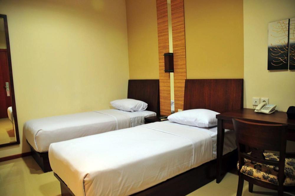 Capital O 1748 Thamrin Condotel Giacarta Esterno foto