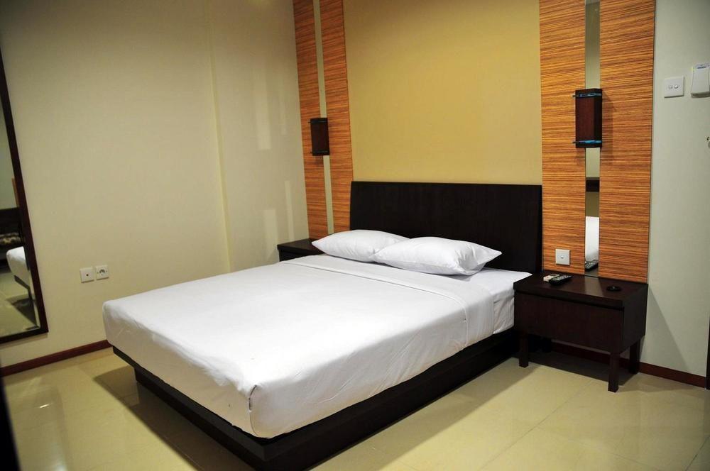 Capital O 1748 Thamrin Condotel Giacarta Esterno foto