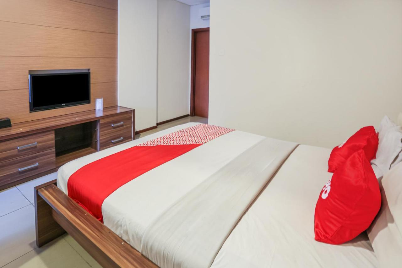 Capital O 1748 Thamrin Condotel Giacarta Esterno foto
