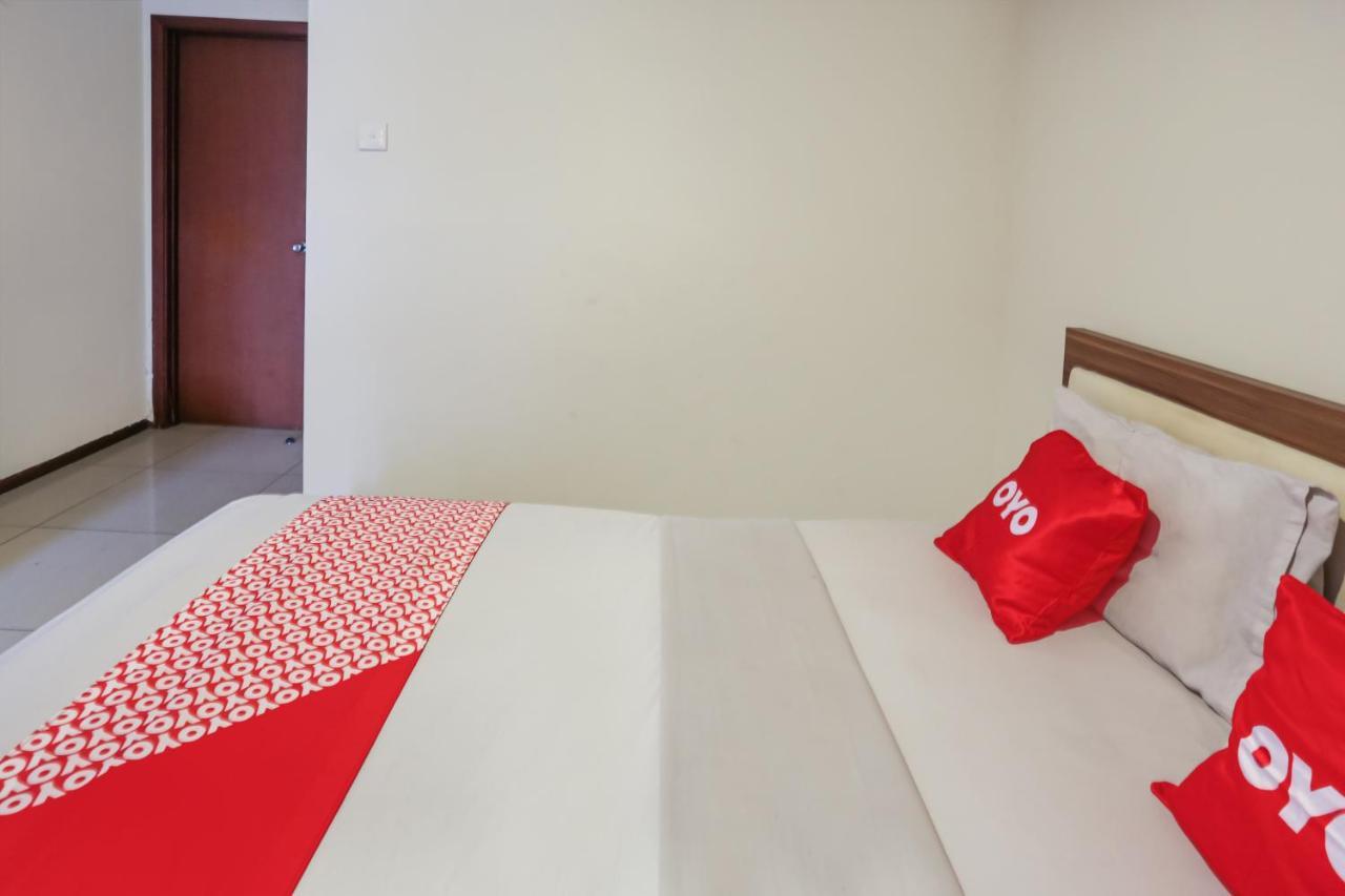 Capital O 1748 Thamrin Condotel Giacarta Esterno foto