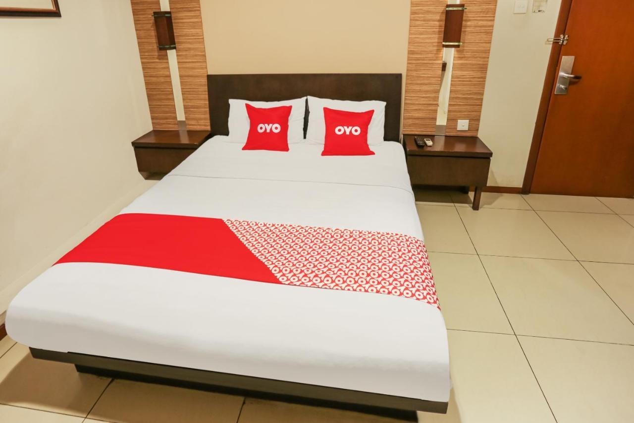 Capital O 1748 Thamrin Condotel Giacarta Esterno foto