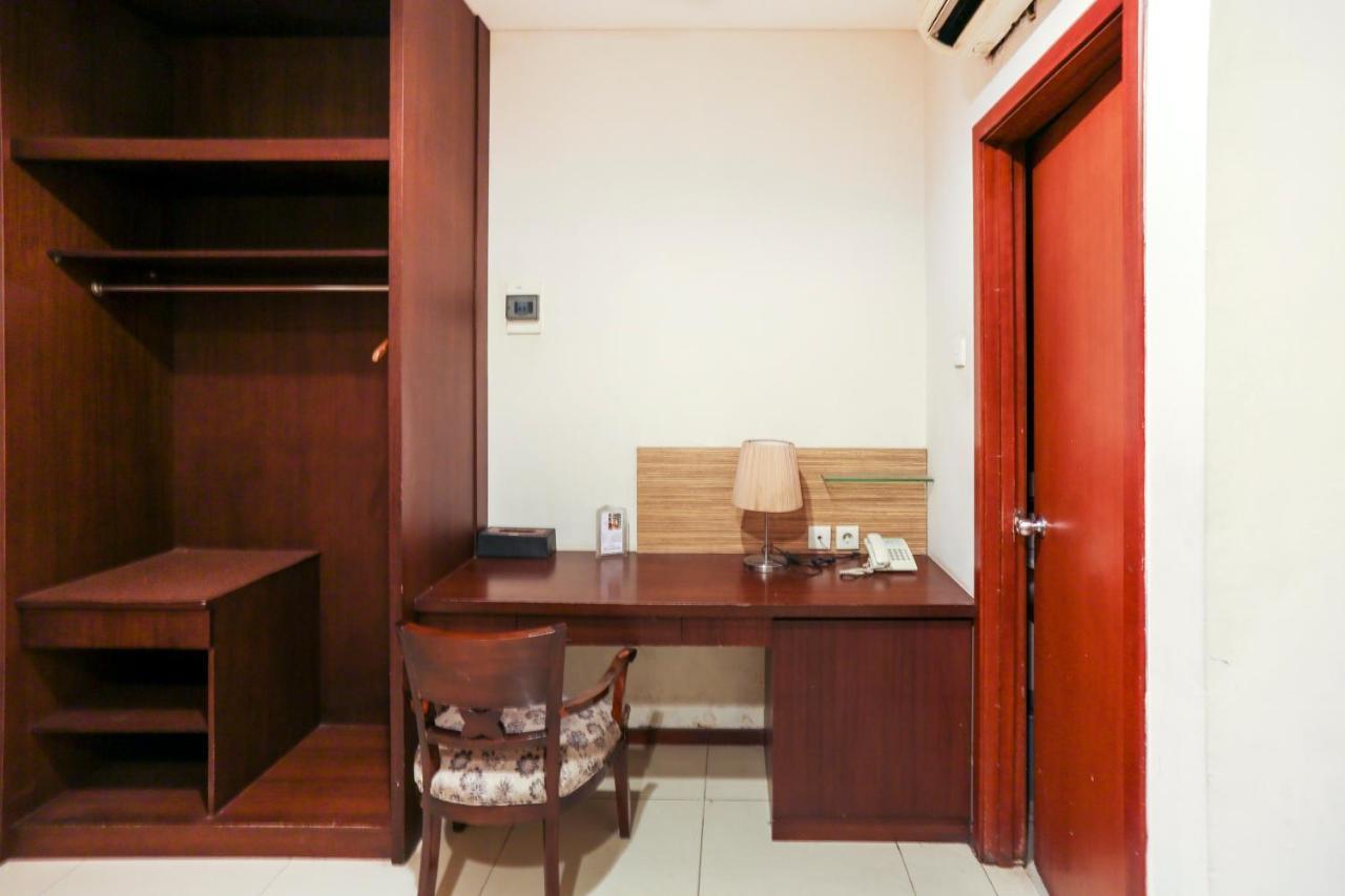 Capital O 1748 Thamrin Condotel Giacarta Esterno foto