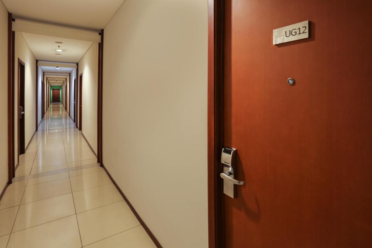 Capital O 1748 Thamrin Condotel Giacarta Esterno foto