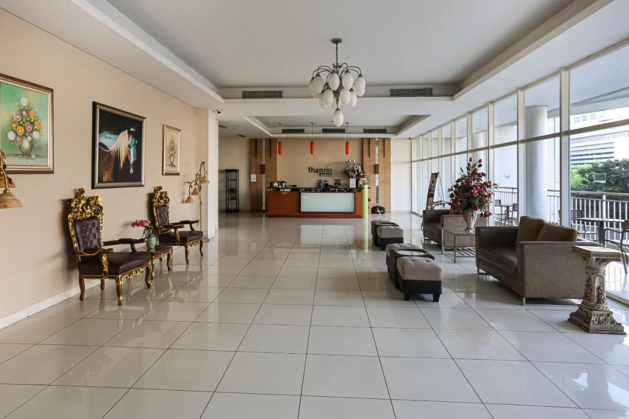 Capital O 1748 Thamrin Condotel Giacarta Esterno foto