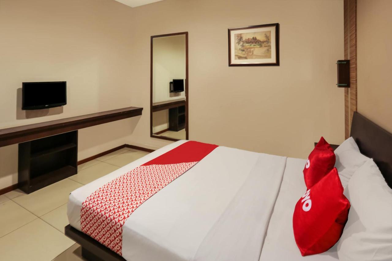 Capital O 1748 Thamrin Condotel Giacarta Esterno foto