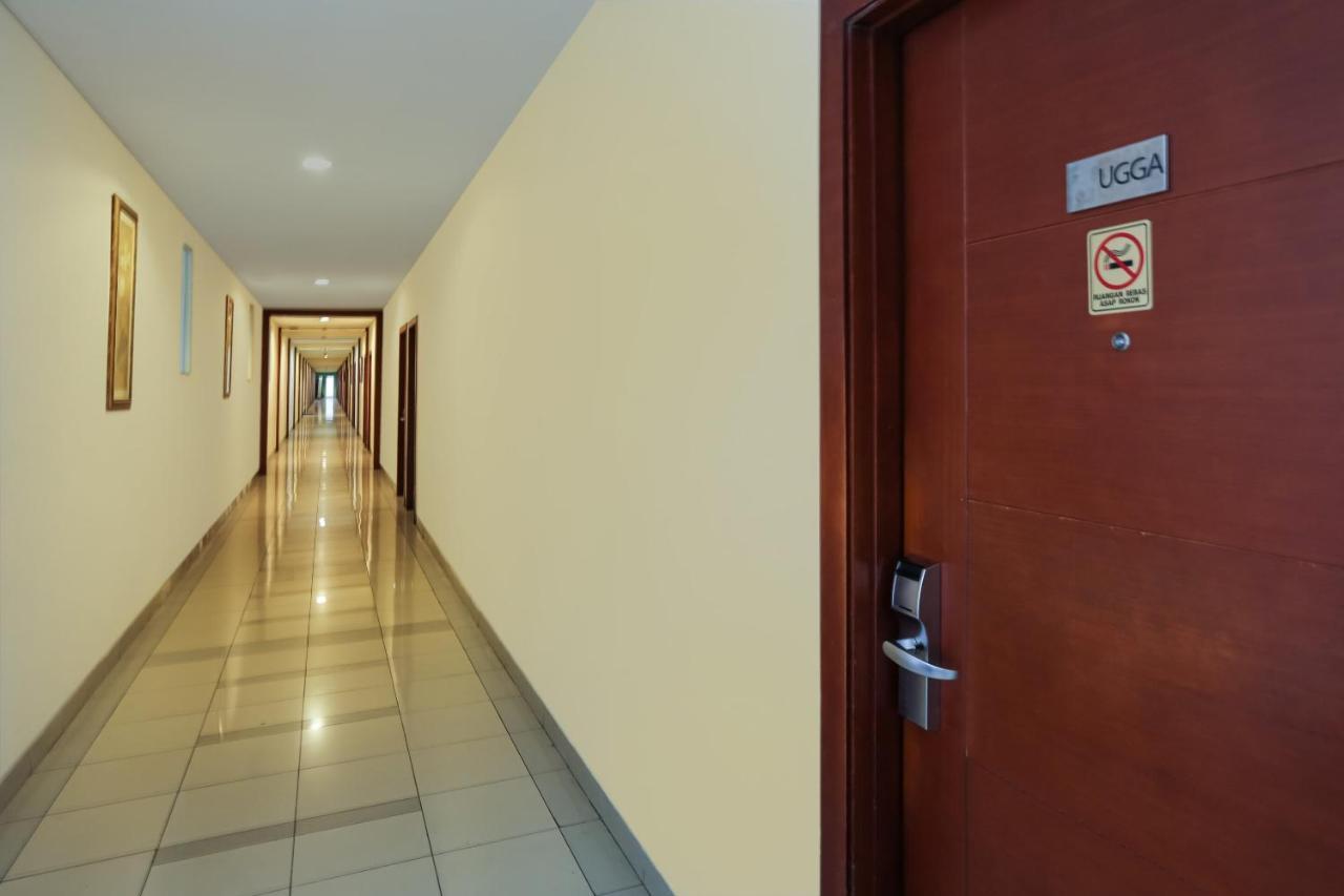 Capital O 1748 Thamrin Condotel Giacarta Esterno foto