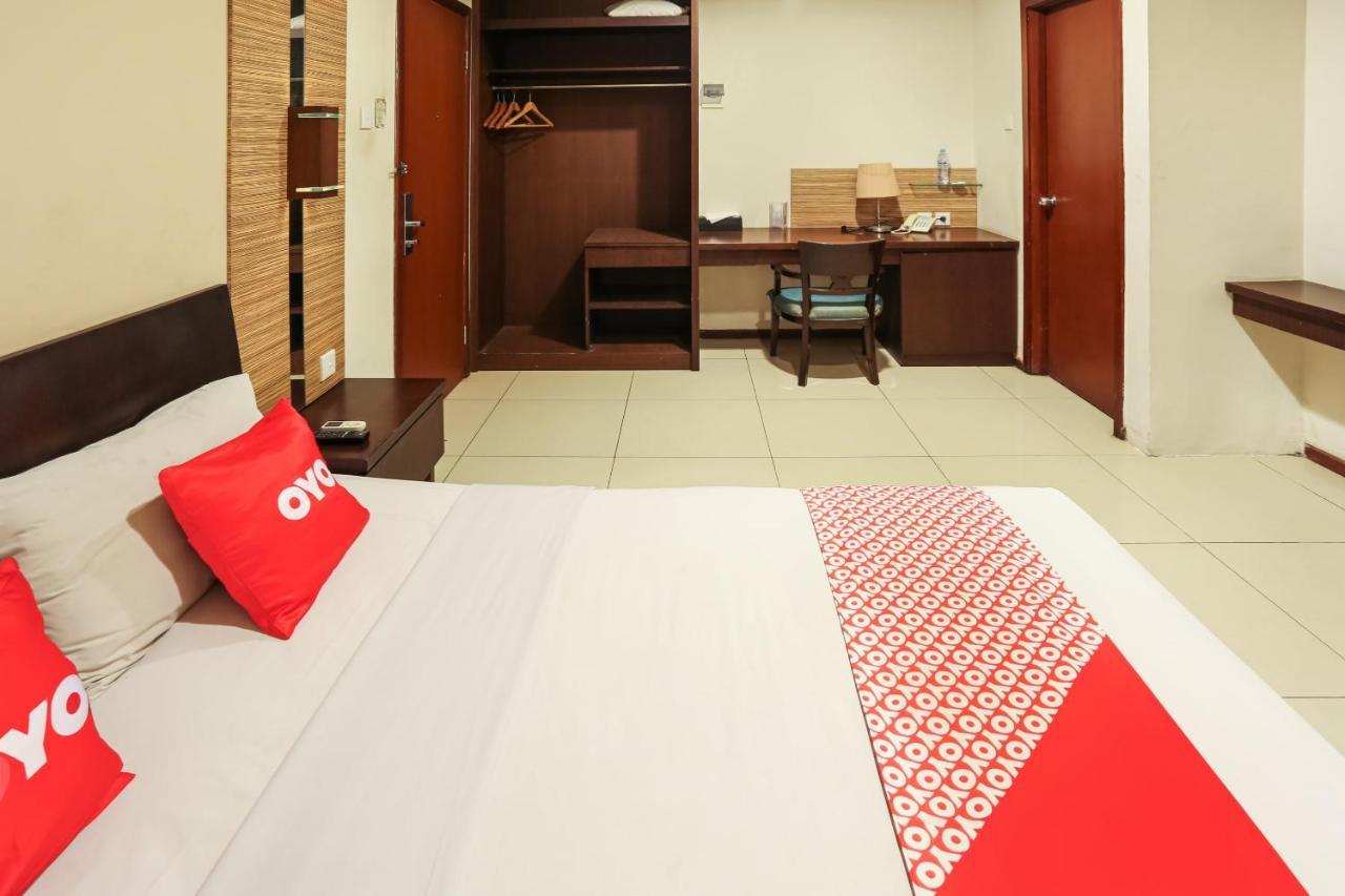 Capital O 1748 Thamrin Condotel Giacarta Esterno foto