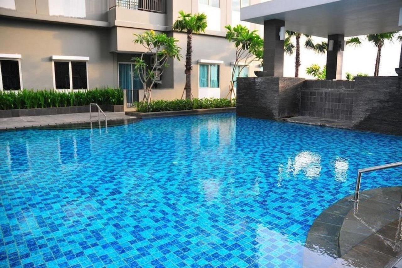 Capital O 1748 Thamrin Condotel Giacarta Esterno foto