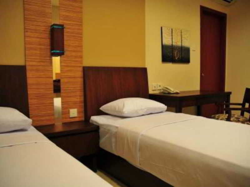 Capital O 1748 Thamrin Condotel Giacarta Esterno foto
